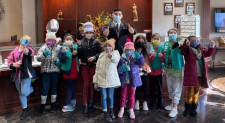 Girl Scouts Get Lesson In The Jeweler’s Trade At Venus Jewelers