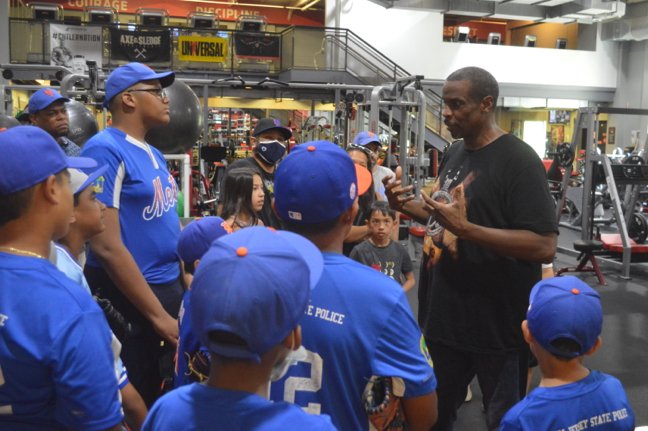 Mets Legend Dwight Gooden Reacts to Son's Football Commitment to Maryland -  Sports Illustrated